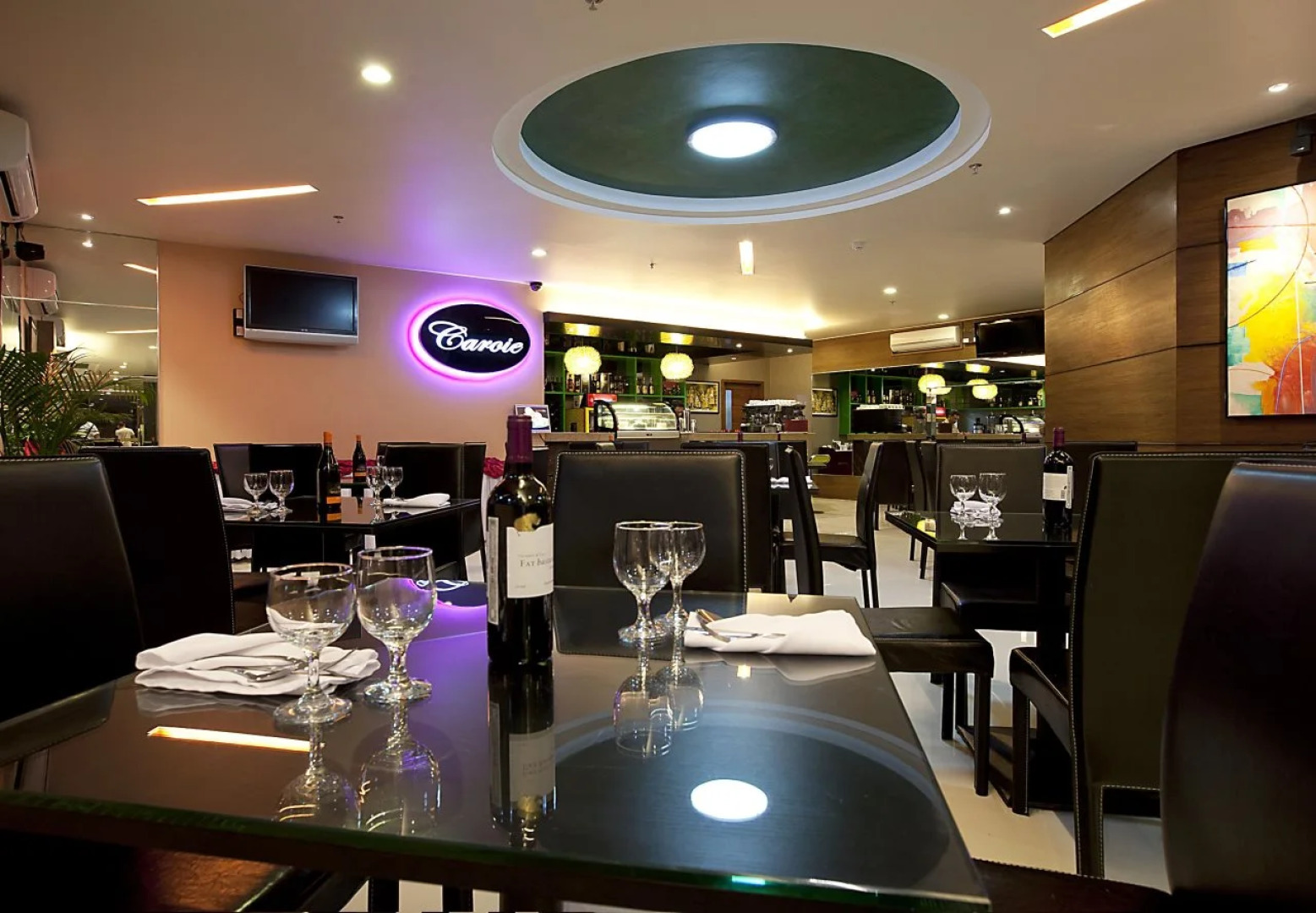 Allure Hotel & Suites