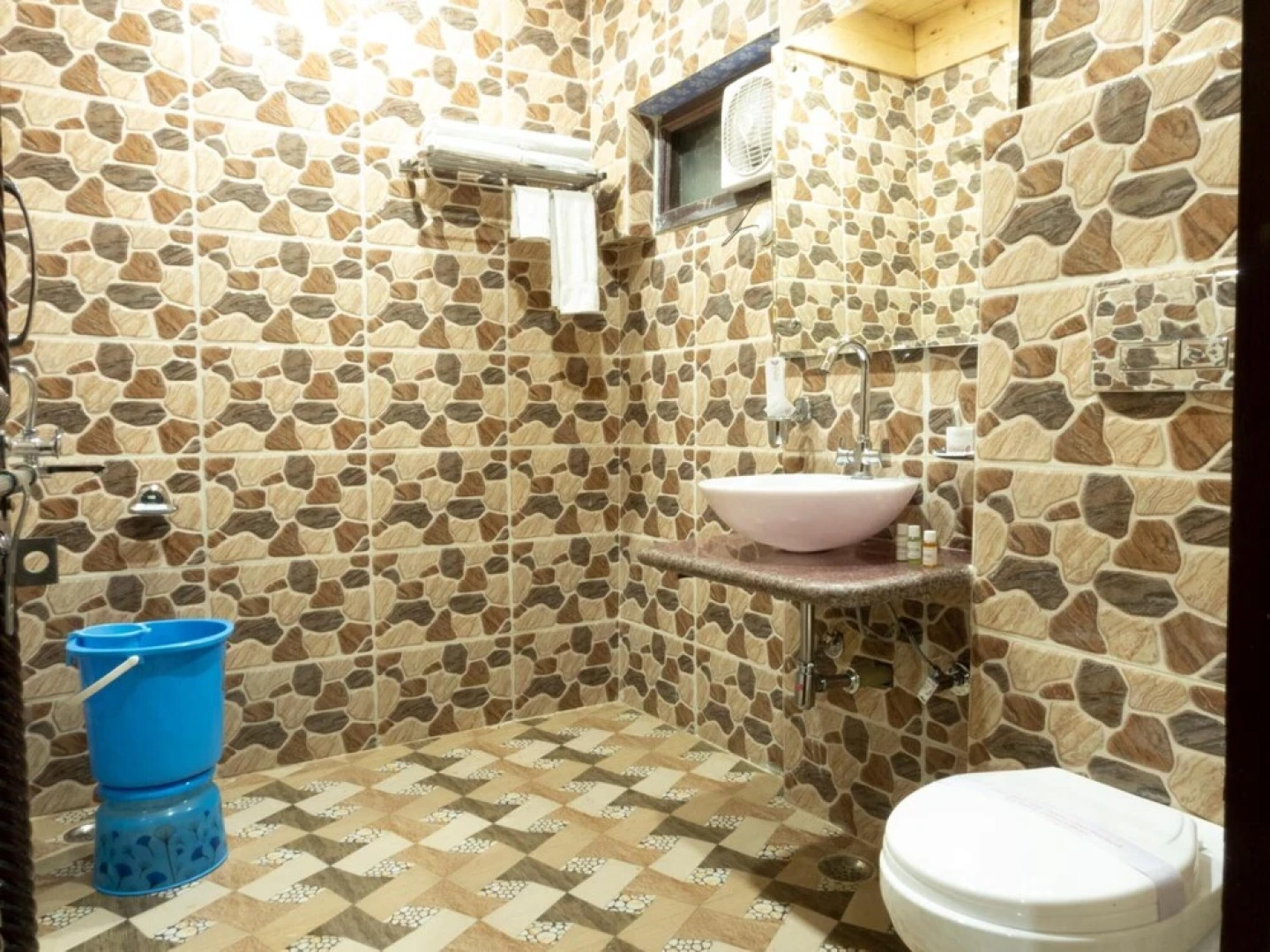 Crimson Park Residency-The Pahadi