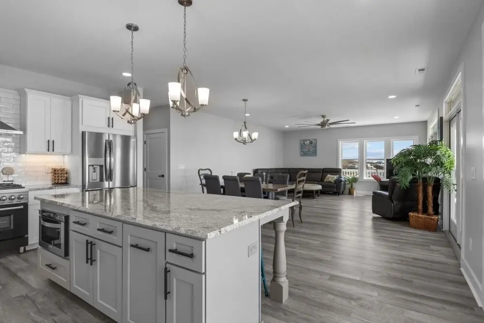 Lookout Harbor 7 Bedroom Home by RedAwning