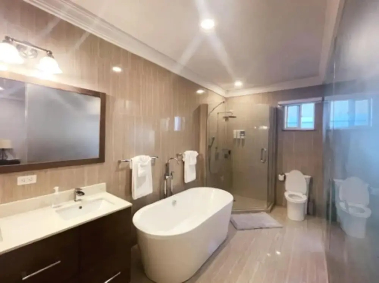 Luxury 4-Bedroom villa