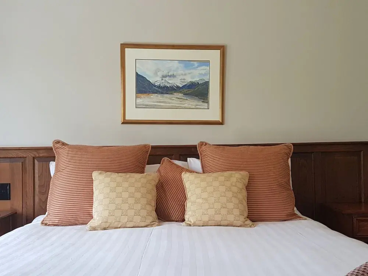 Grasmere High Country Bed & Breakfast Lodge