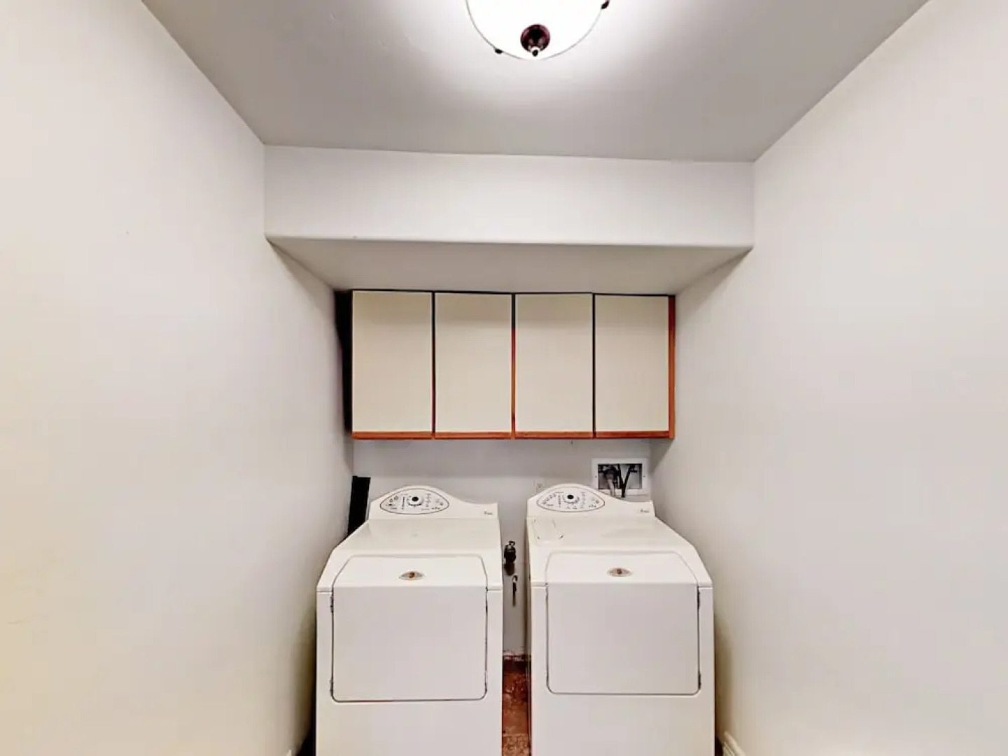 Grand 5,000 Square Foot 4br Mountain 4 Bedroom Home