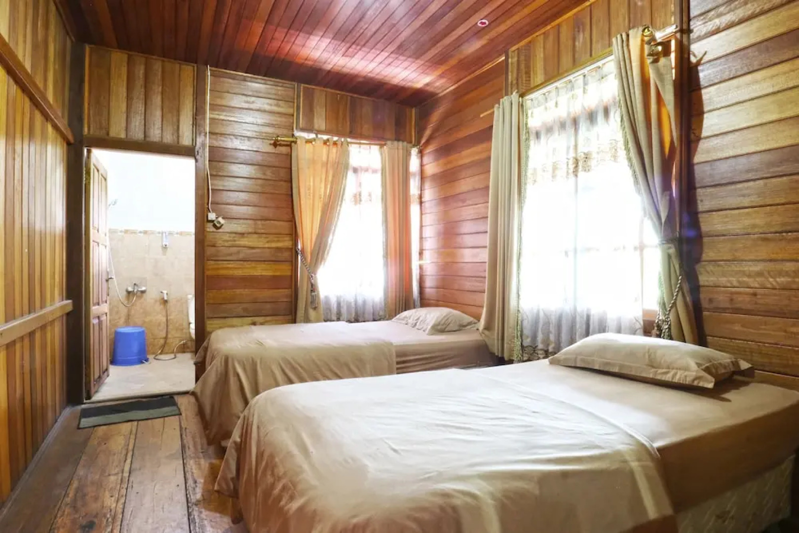 Villa Aquarius Orange