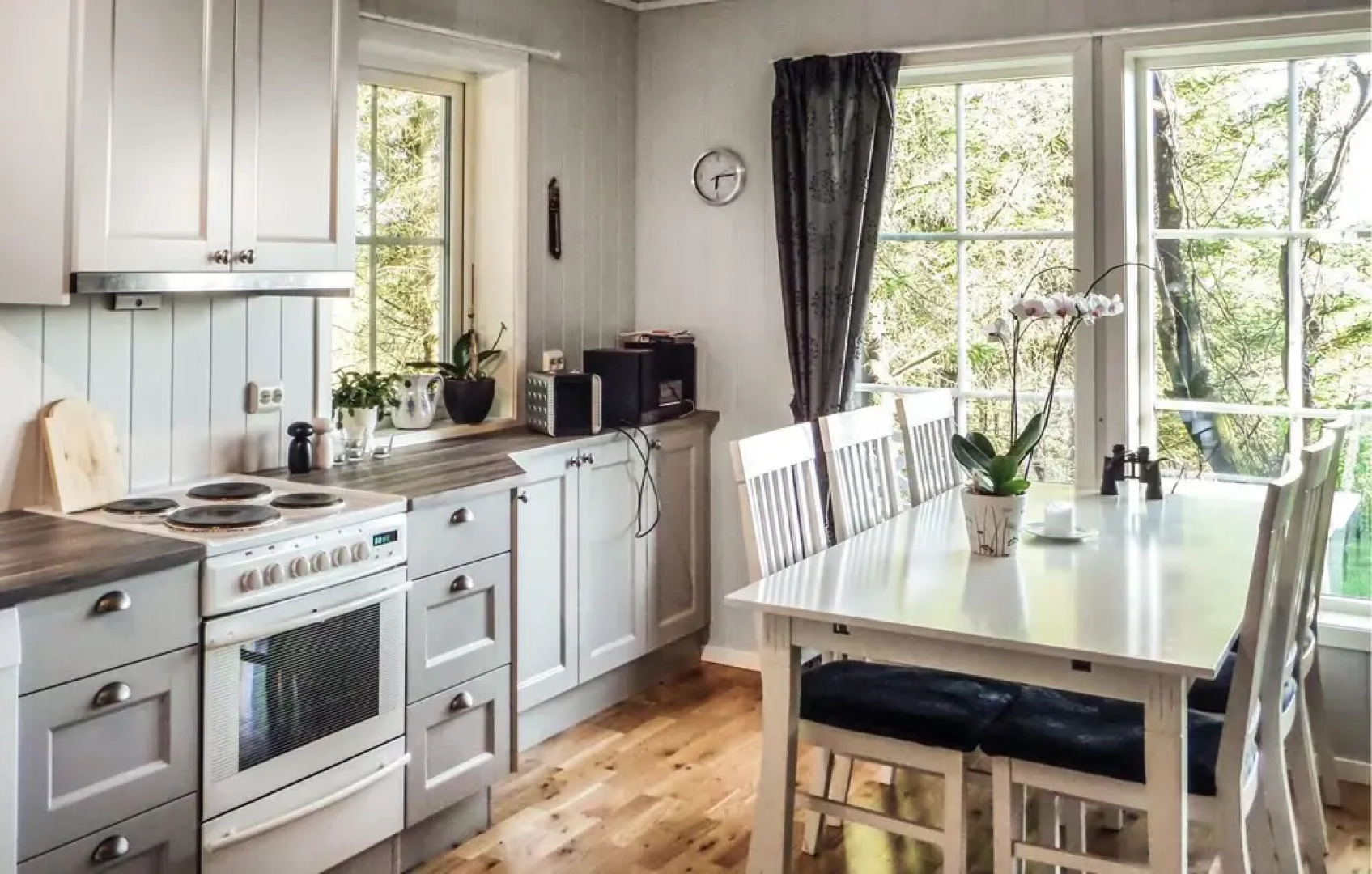 Awesome Home in Kvalavåg With Wifi and 2 Bedrooms