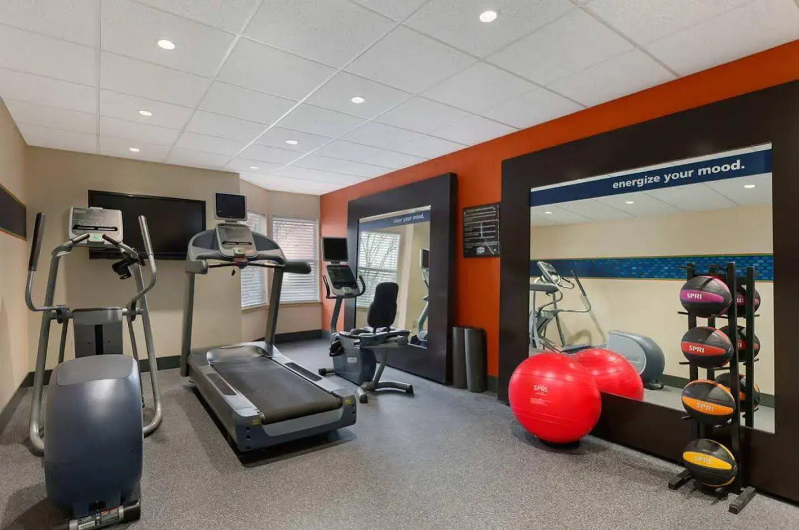 Hampton Inn & Suites Newport News (Oyster Point)