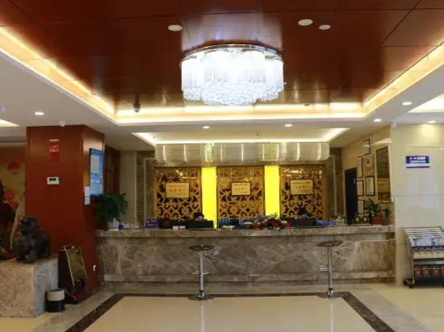 Qingtian Boutique Hotel (Zhaotong Fengxia Road)