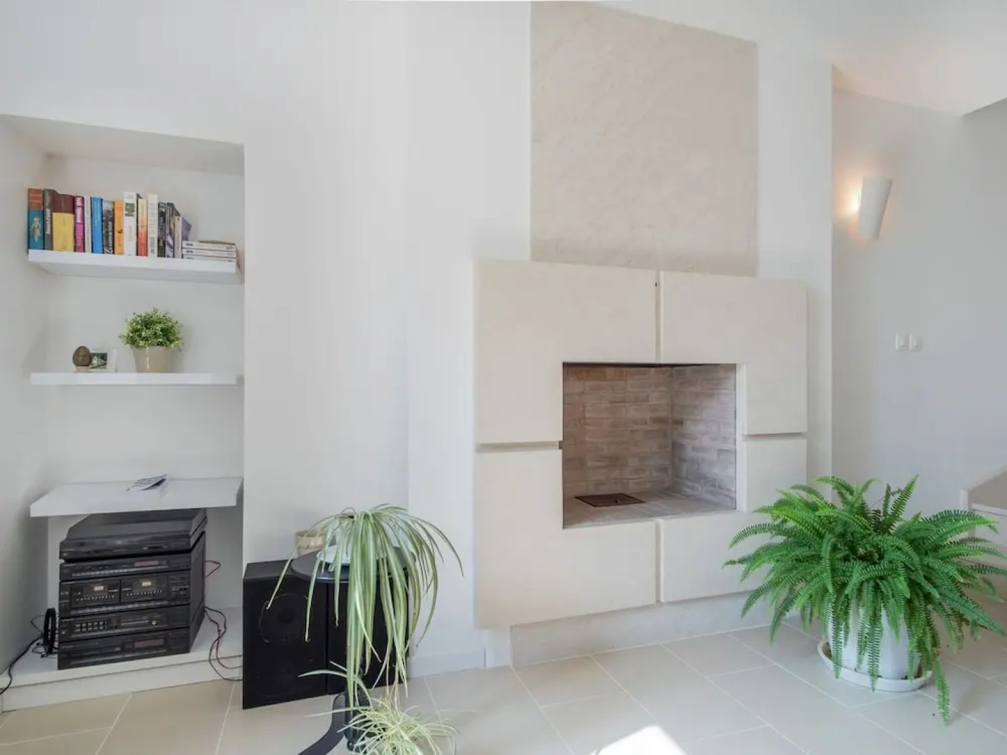 Luxury Holiday Home With Lawn in Beaumont-en-véron Near Chinon