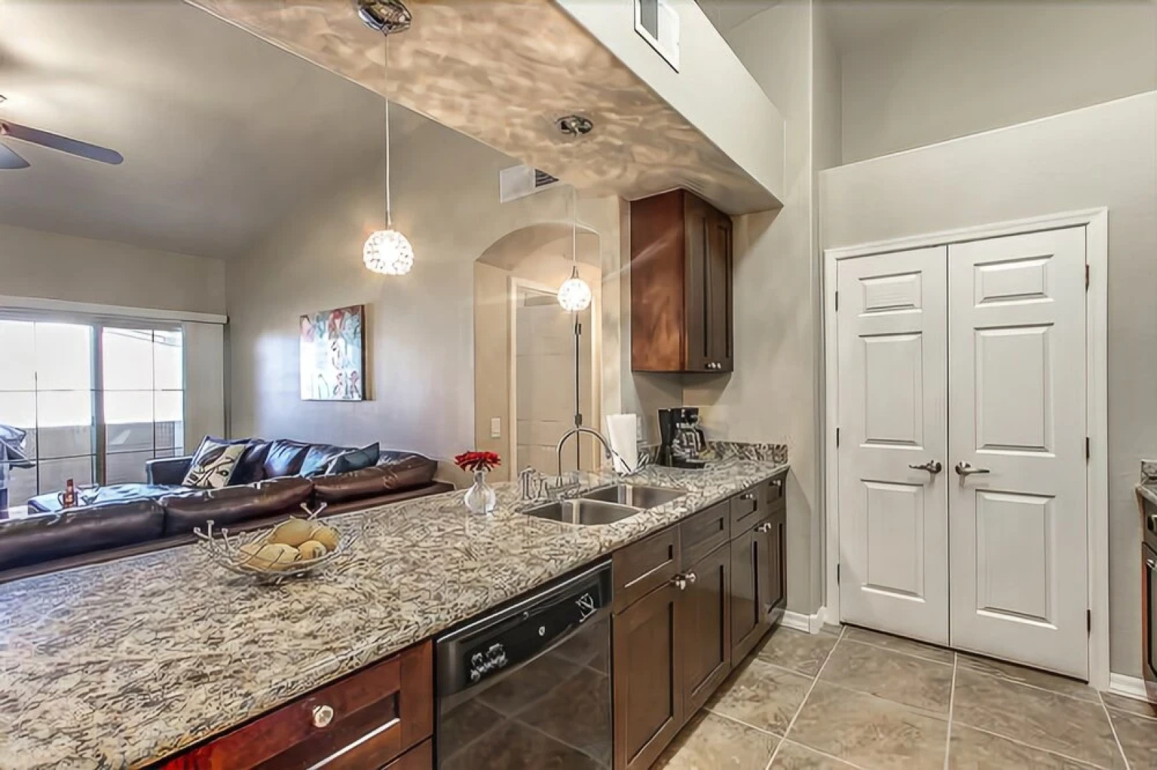 Southern #3116 - 3 Br condo by RedAwning