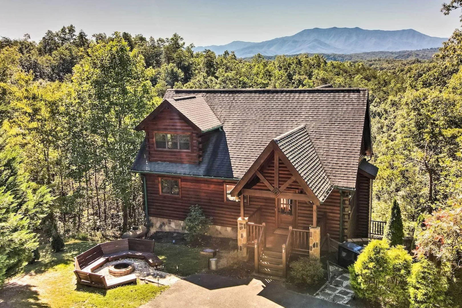 Pigeon Forge Cabin w/ Amazing Mountain Views!