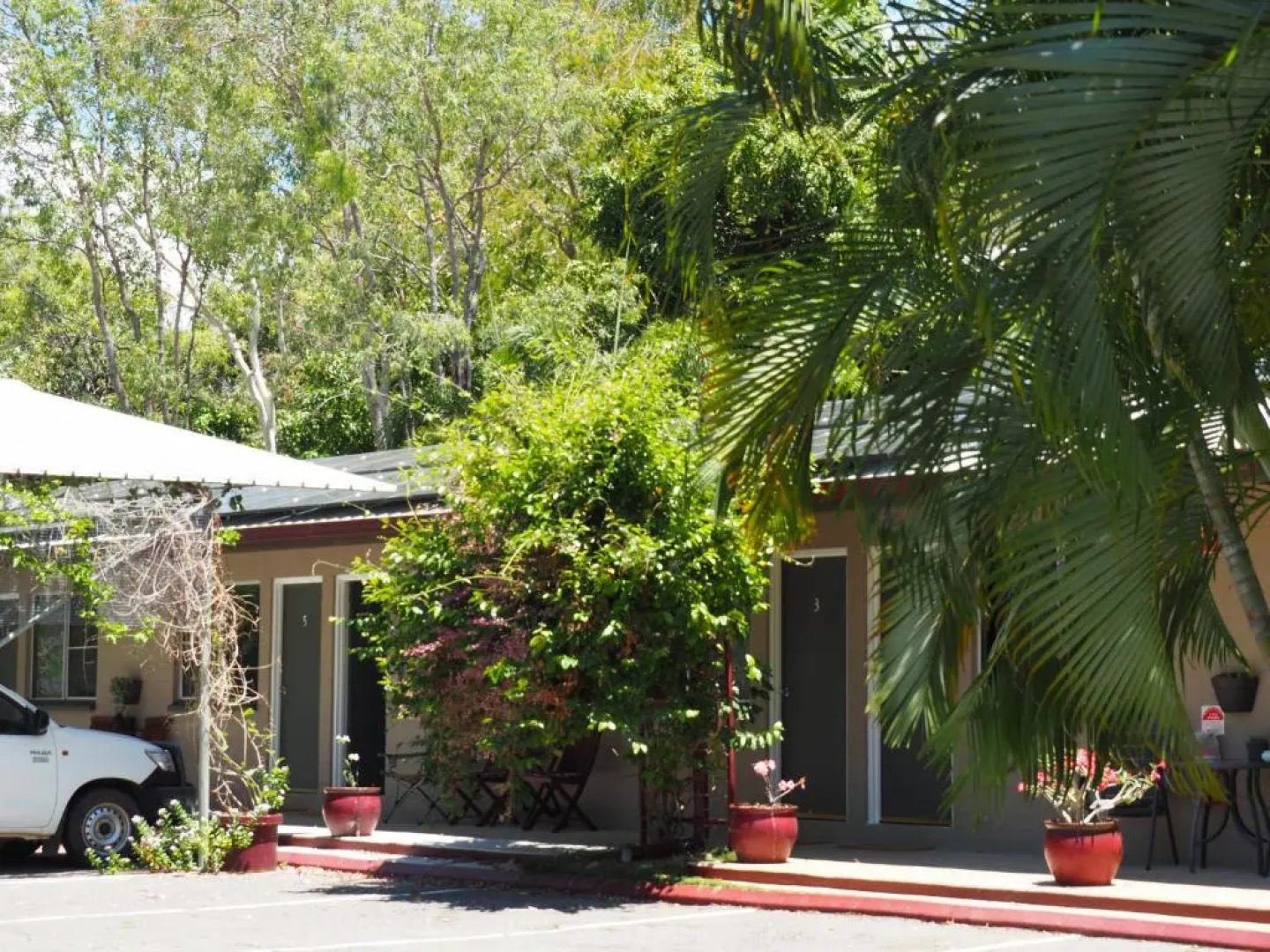 Sunbird Motel
