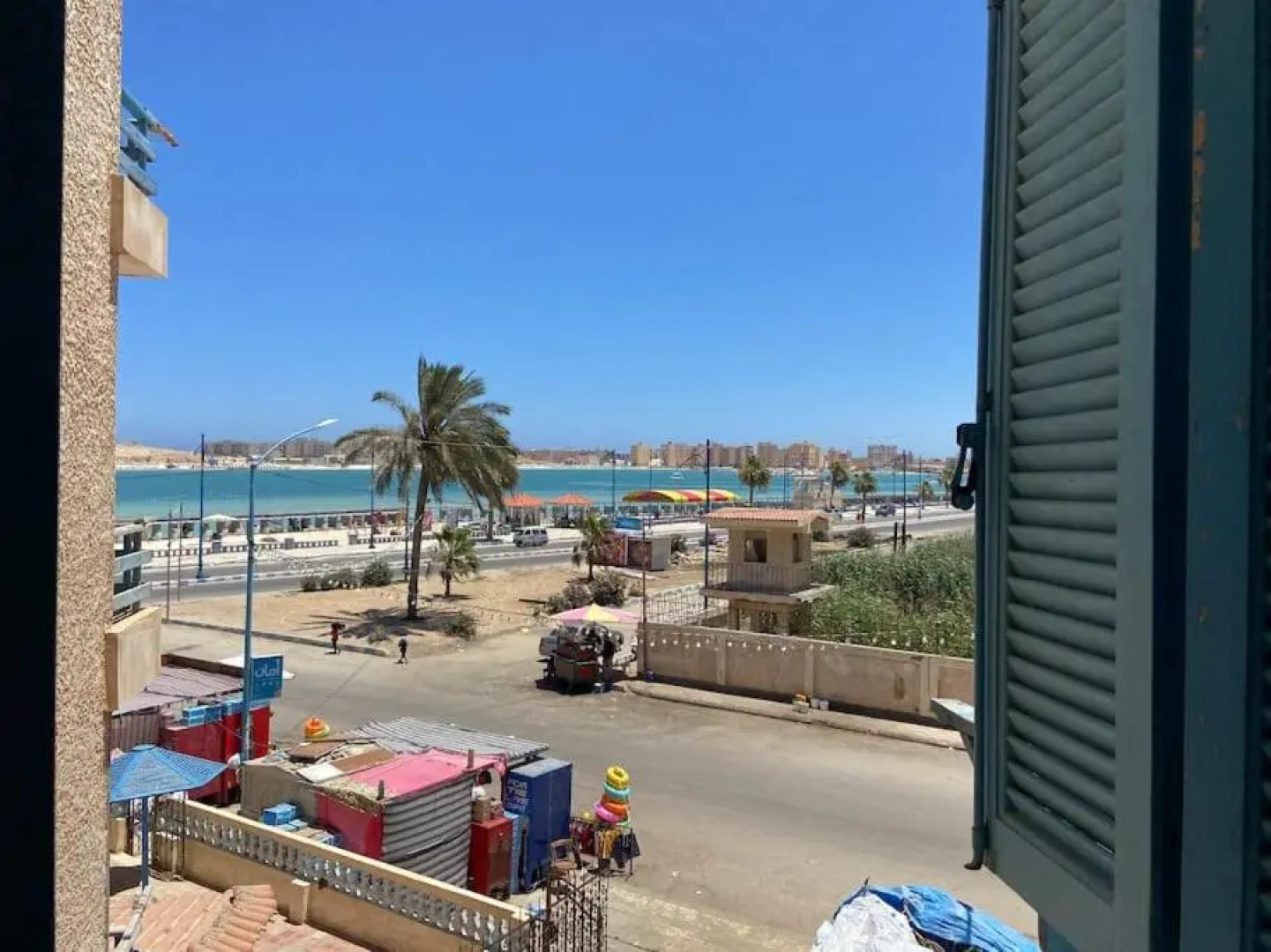 Lovely 4 bed vacation apartment with sea view