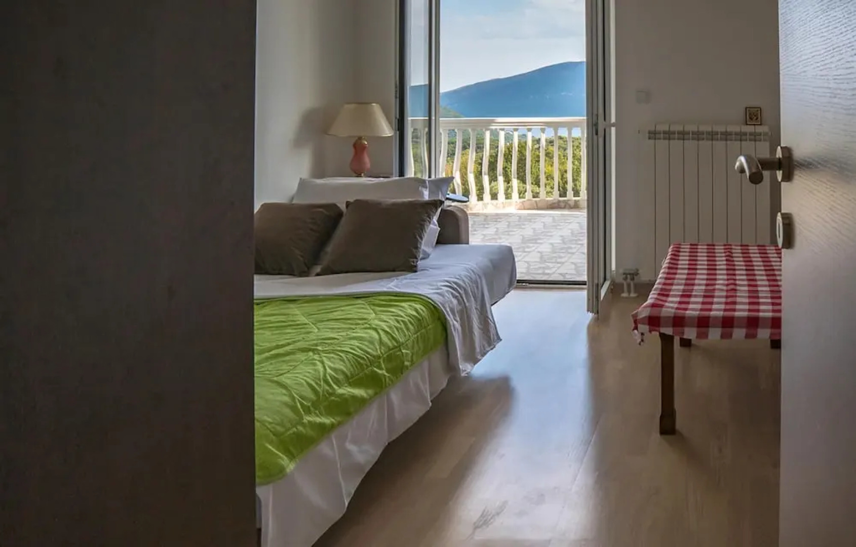 Nice home in Herceg Novi w/ Outdoor swimming pool, Sauna and 4 Bedrooms