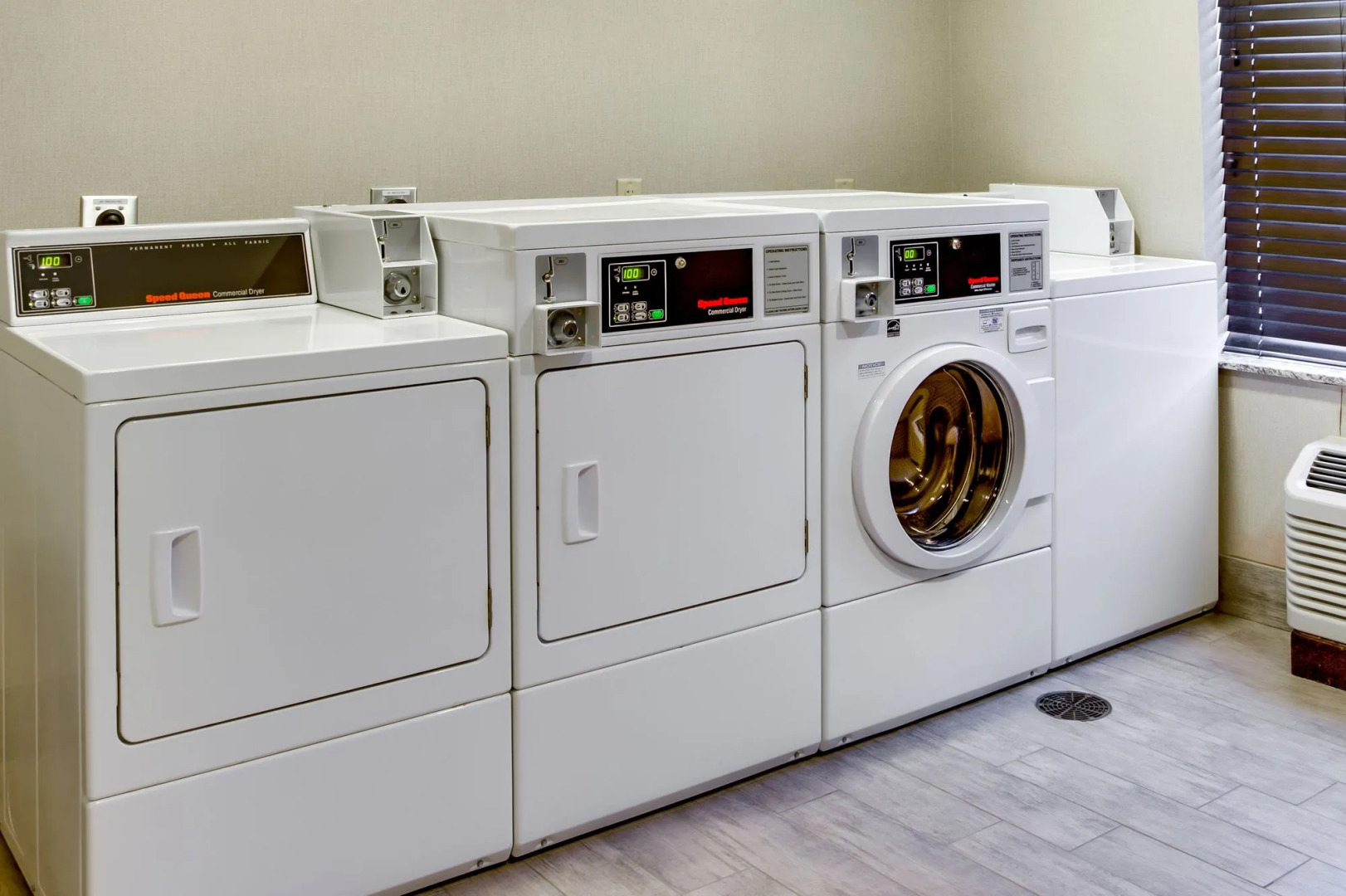 Holiday Inn Express & Suites Nevada by IHG