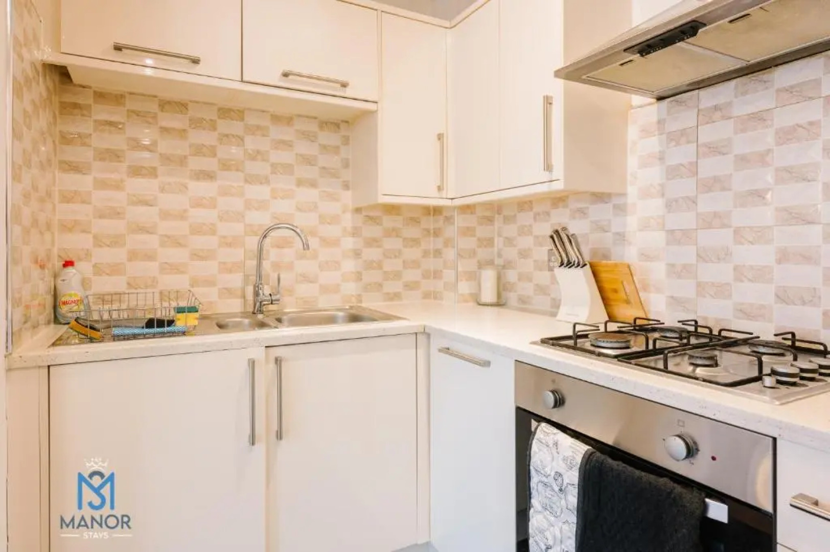 05th Residence Of Lord Avenue Sleeps Five People