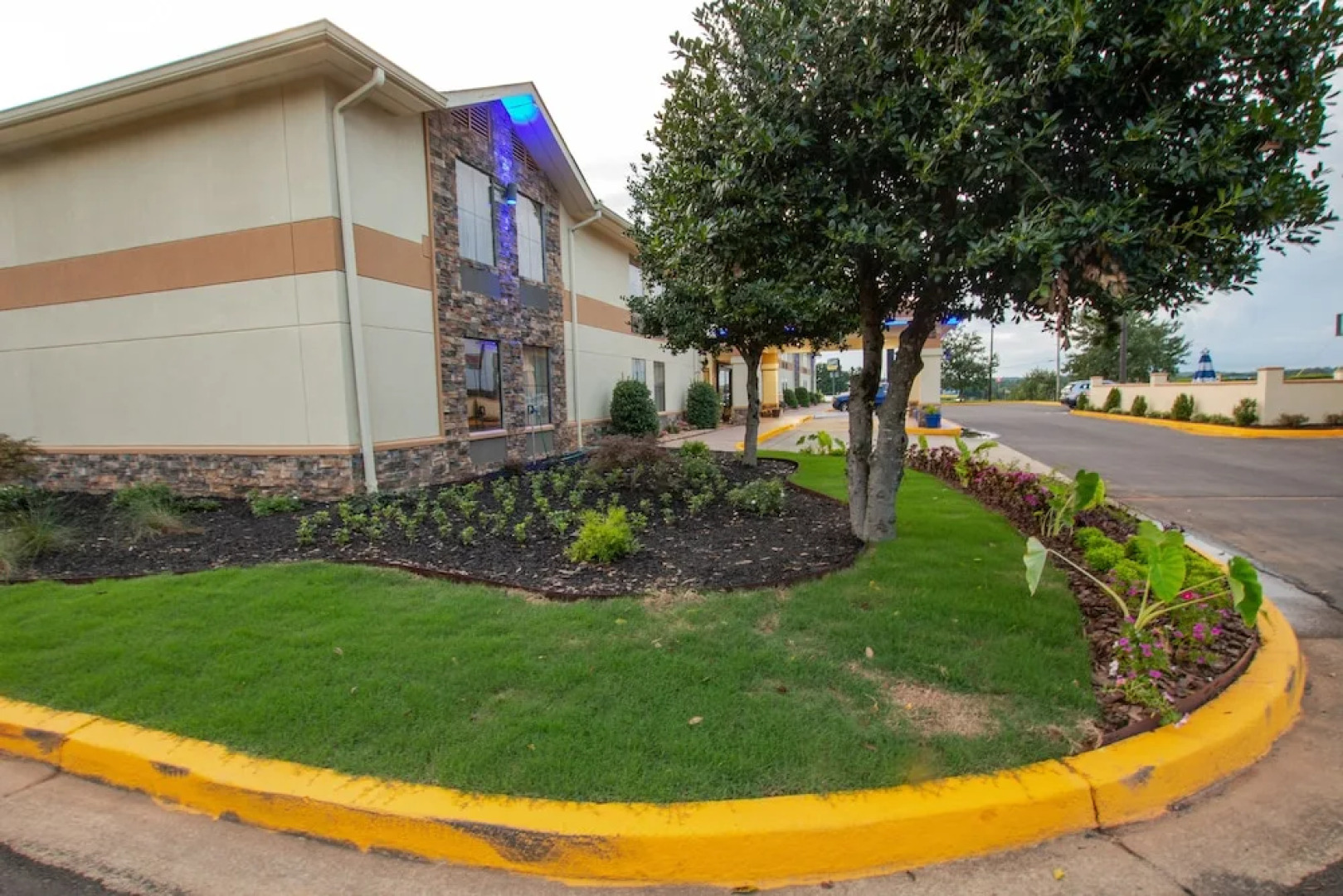 Days Inn & Suites Commerce