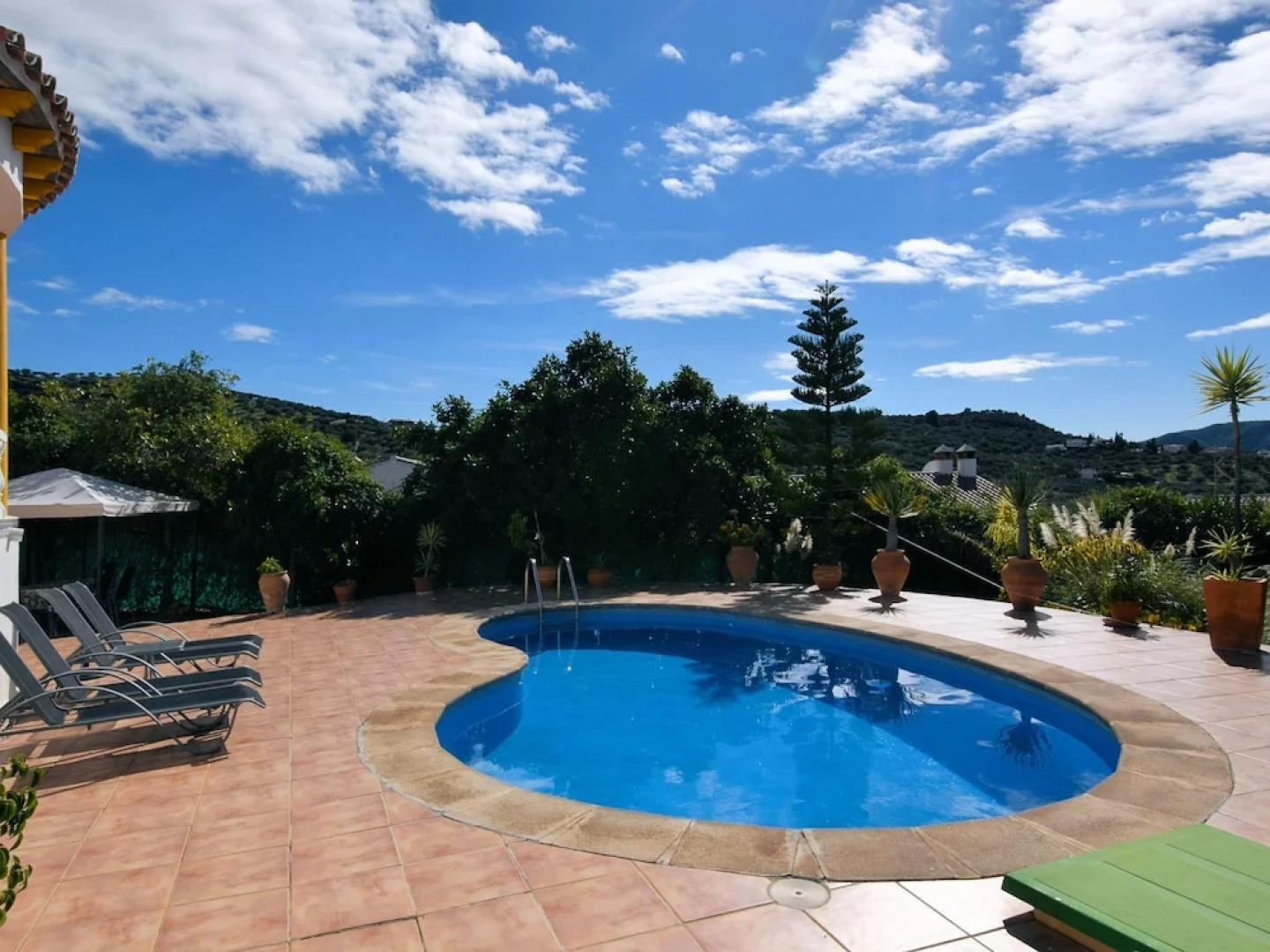 Cozy Holiday Home With Private Swimming Pool in Viñuela