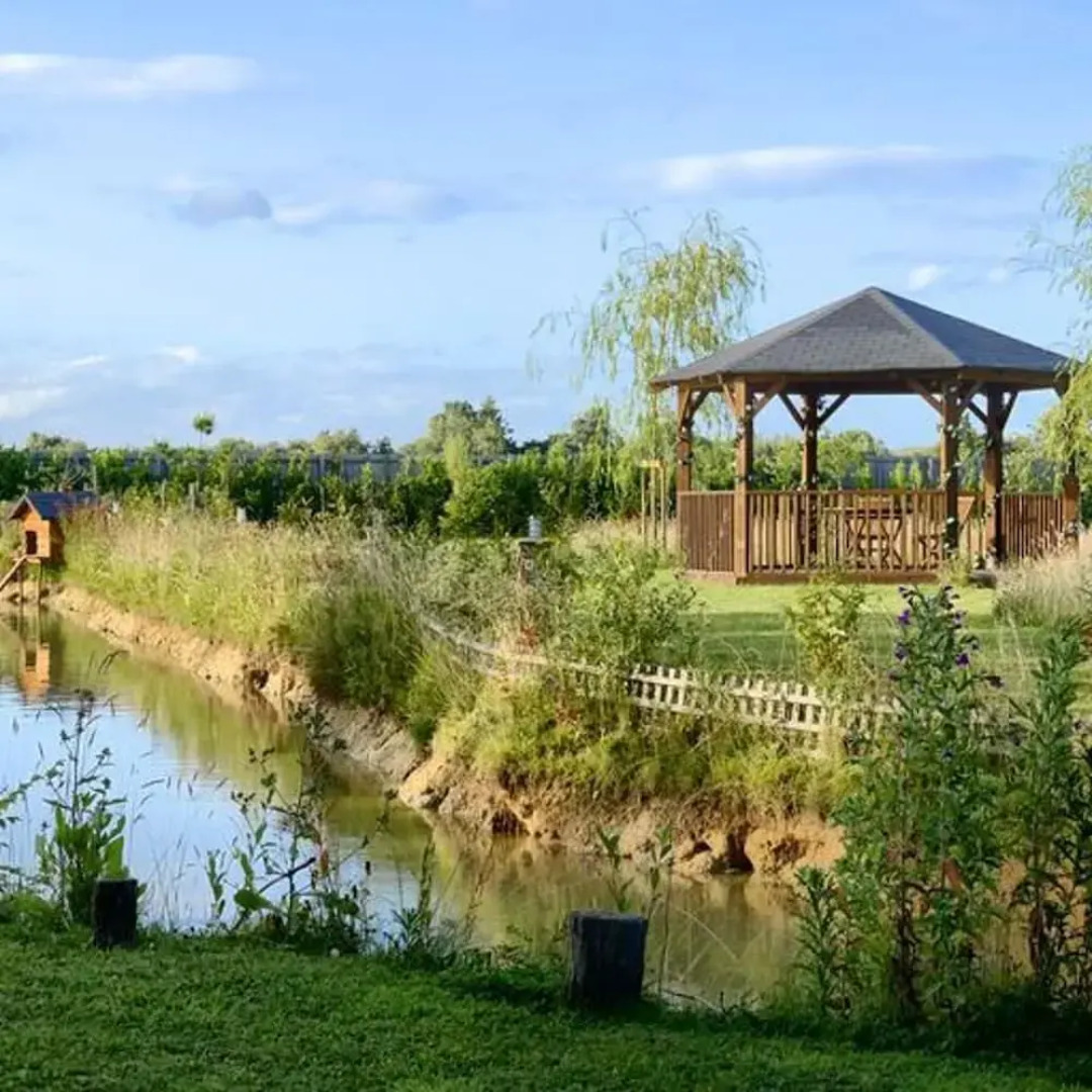 Captivating 1-bed Cabin in Newmarket