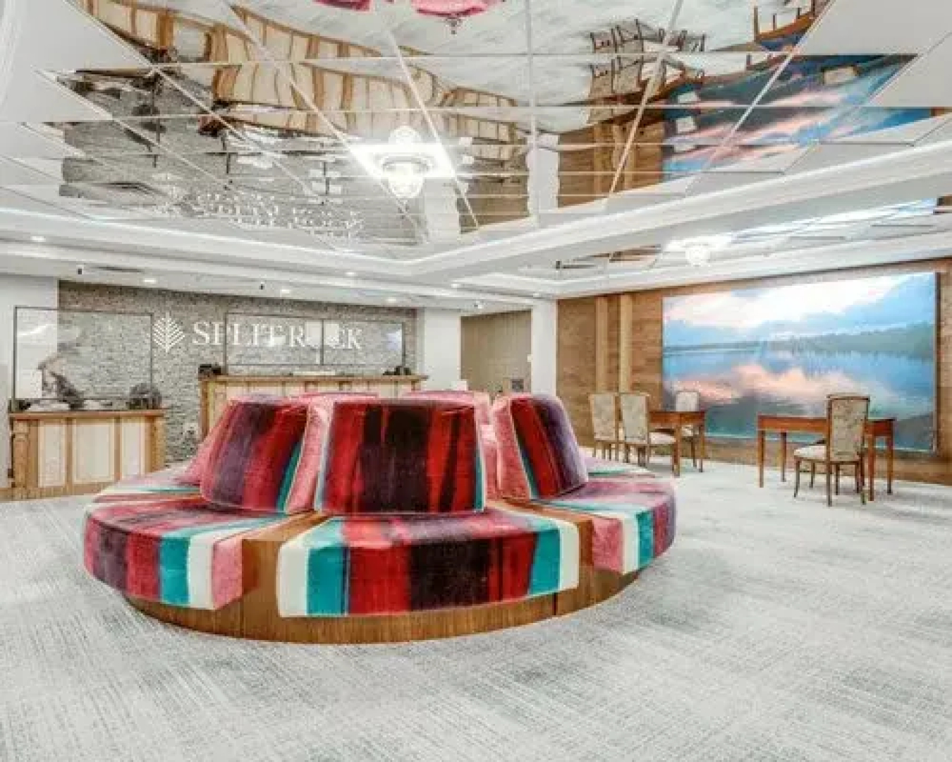 Split Rock Resort - 5 Nights, Lake Harmony, USA