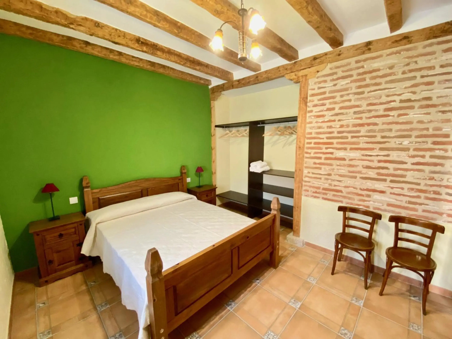 La Parada de Jimena-Casa rústica rodeada de bodegas en Rueda