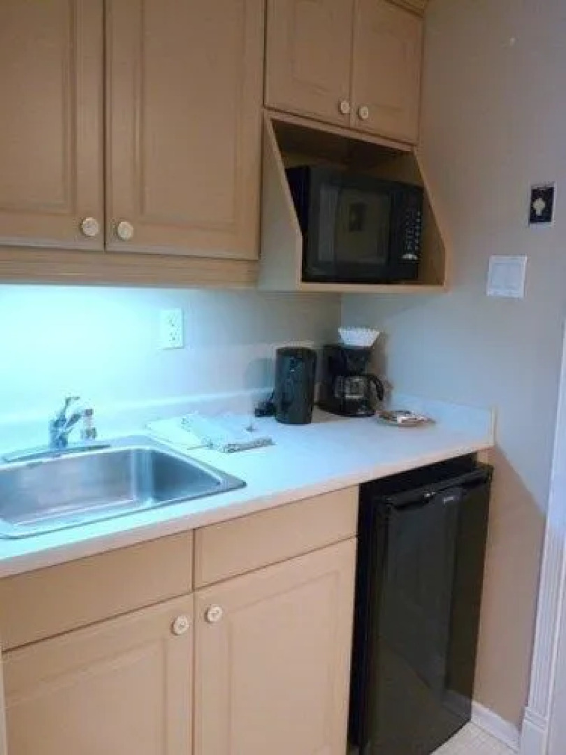 Les Diplomates B&B (Executive Guest House)