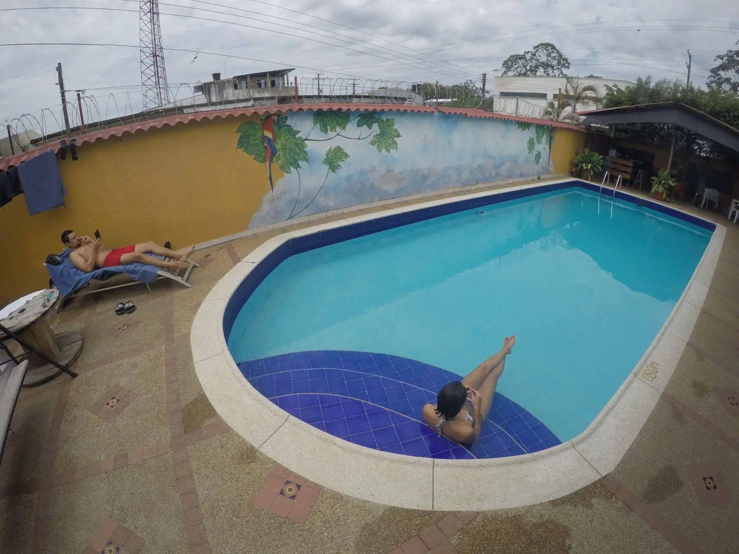 Leticias Guest House - Hostel