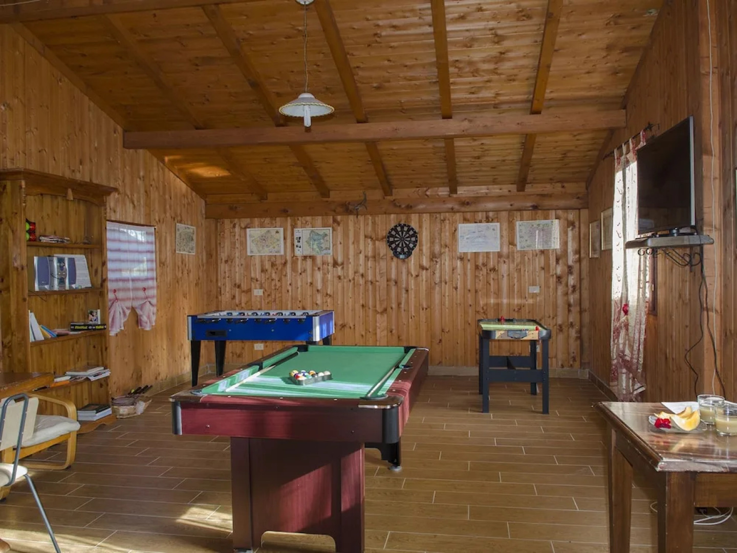 Cozy Holiday Home in Castiglion Fiorentino with Jacuzzi