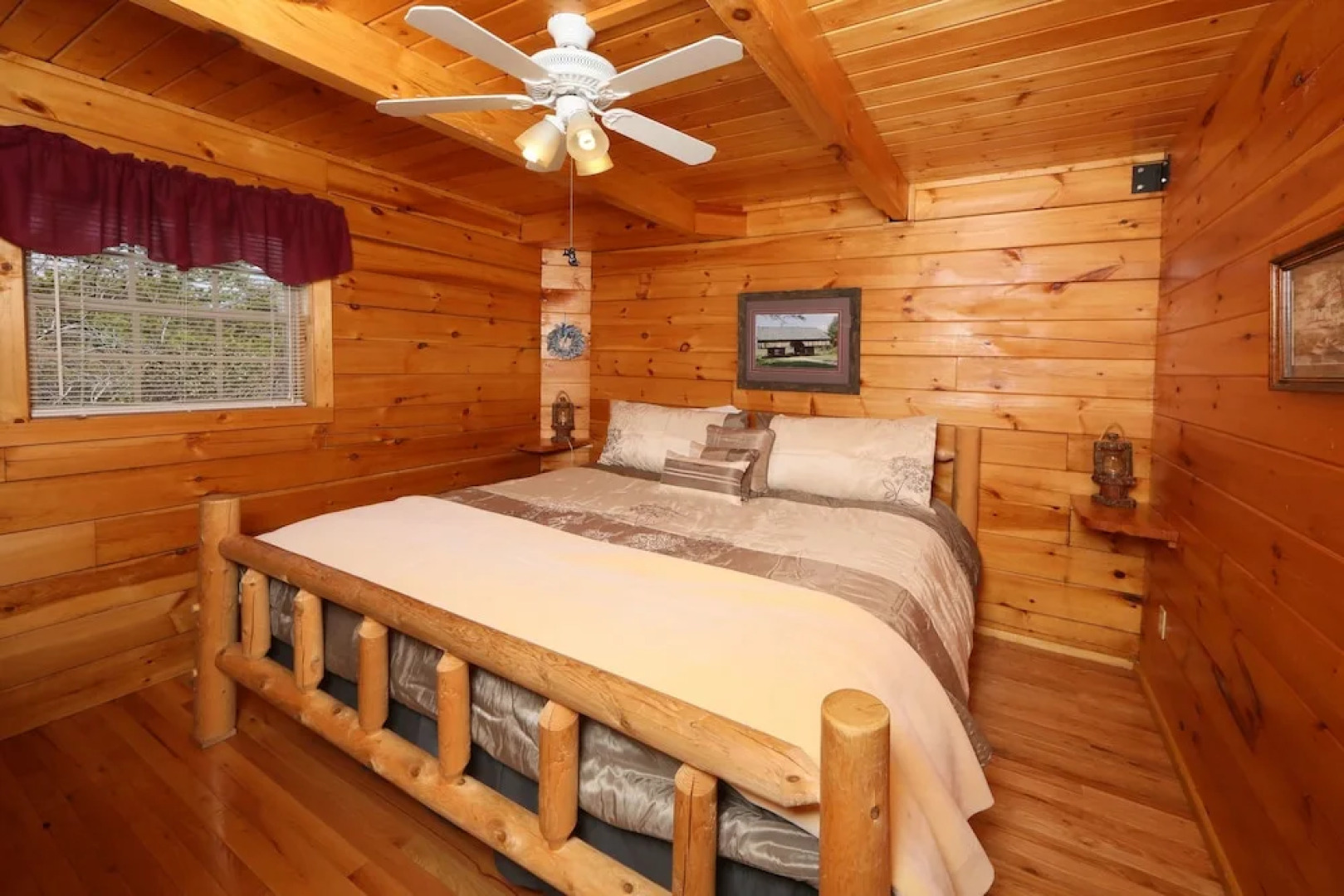 Fireside Memories 2 Br cabin by RedAwning