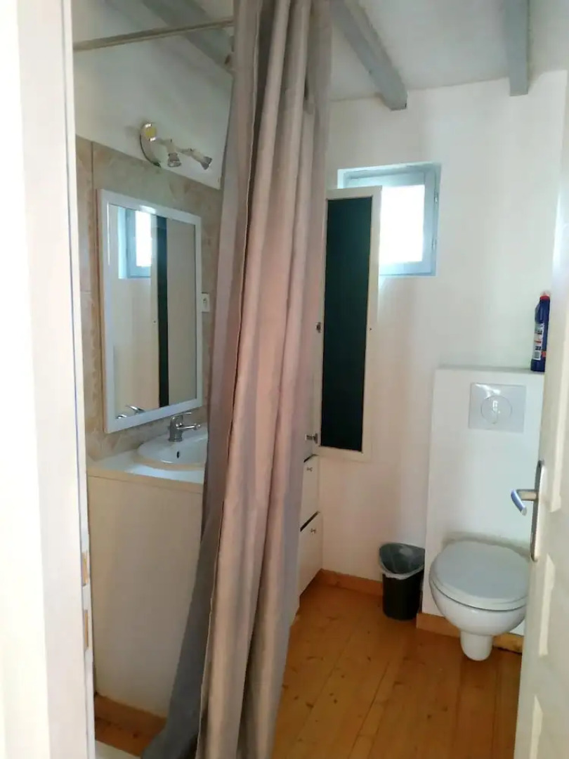 Chalet With 2 Bedrooms In Poussan With Enclosed Garden