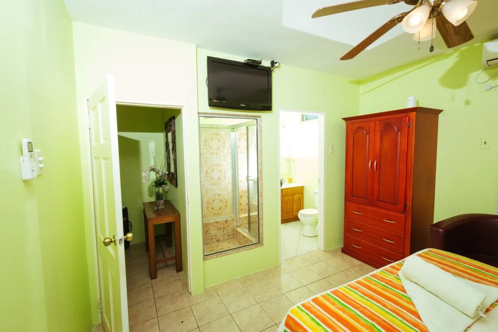 Beverly's Oasis Suites