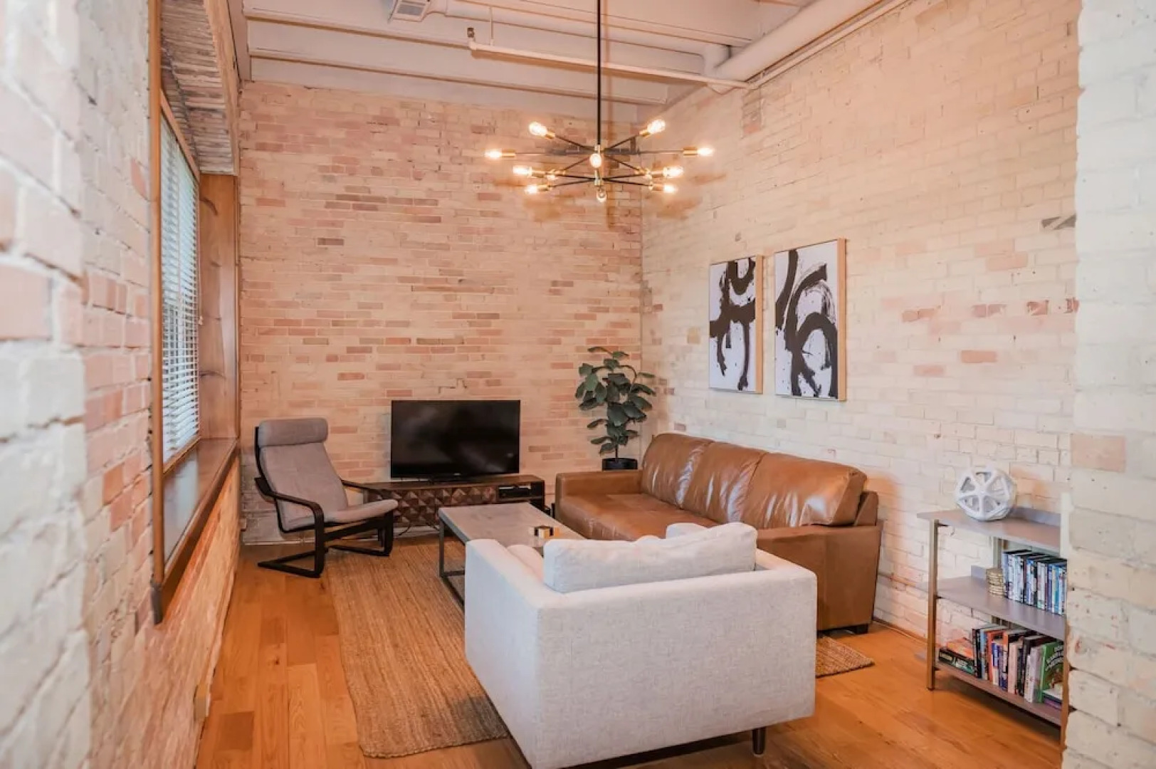 Waterfront 2BDR Condo in Grand Haven 110