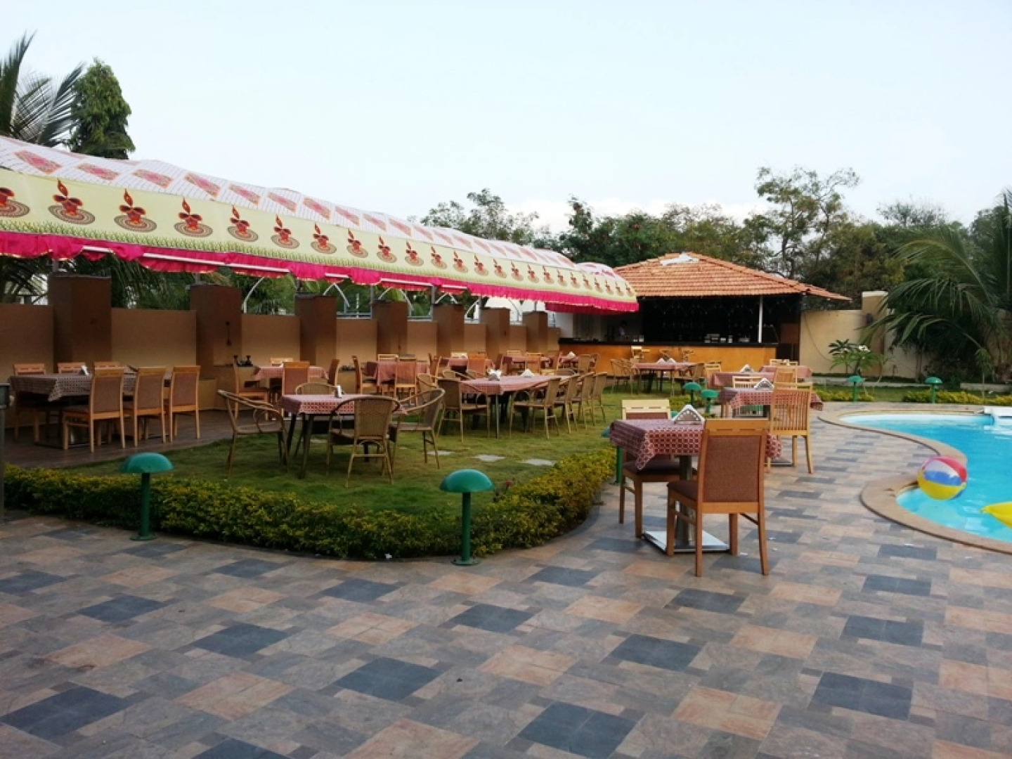 Hotel Sanai Residency