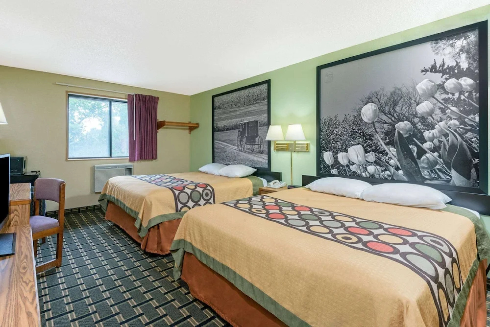 Super 8 Twinsburg/Cleveland Area