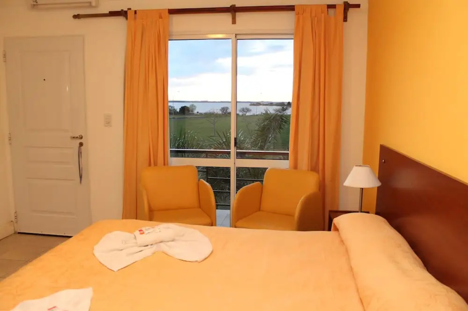 Brisas del Lago Apart & Hotel Federacion