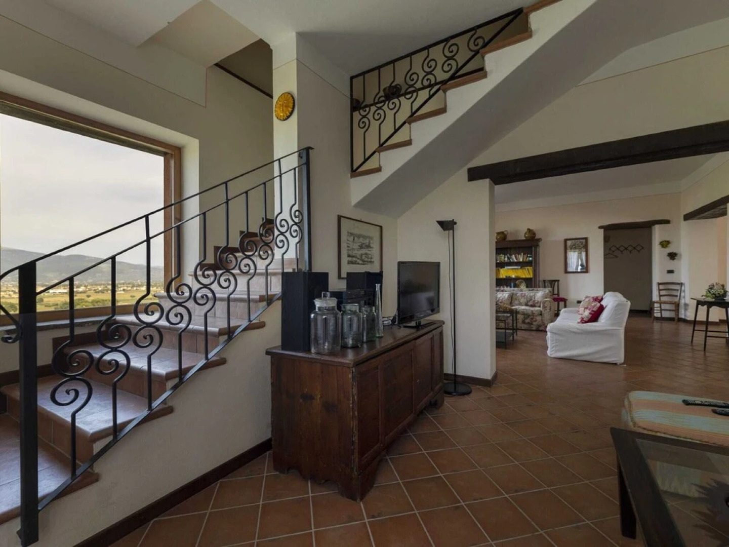 Classic Villa for Family With Pets