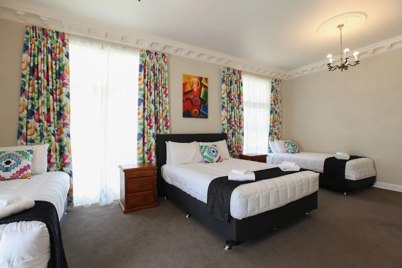 8Brm Luxury in Temple View