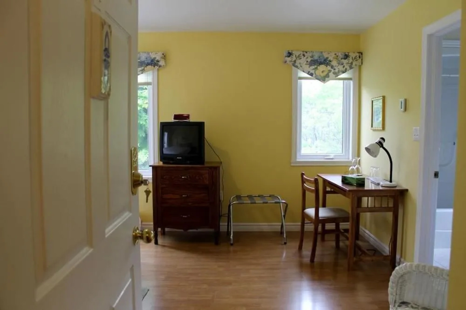 MacKenzie House Tourist Home B&B