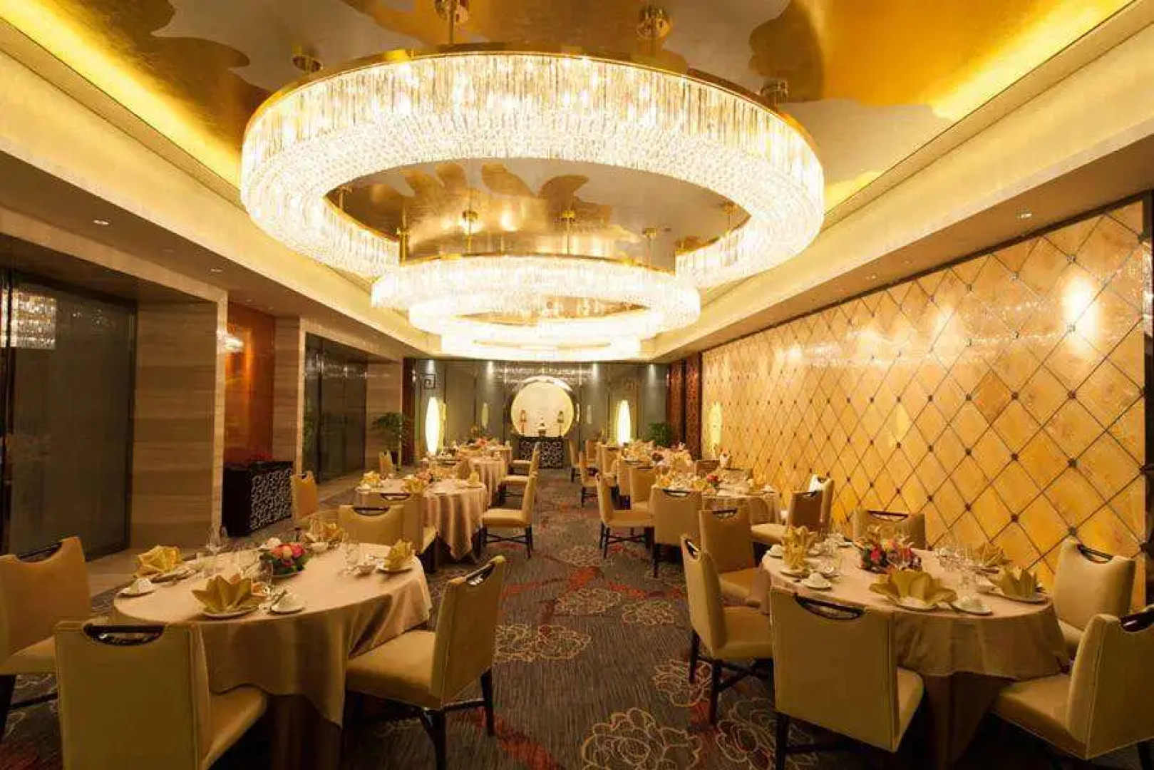 Wyndham Grand Plaza Royale Colorful Yunnan Kunming