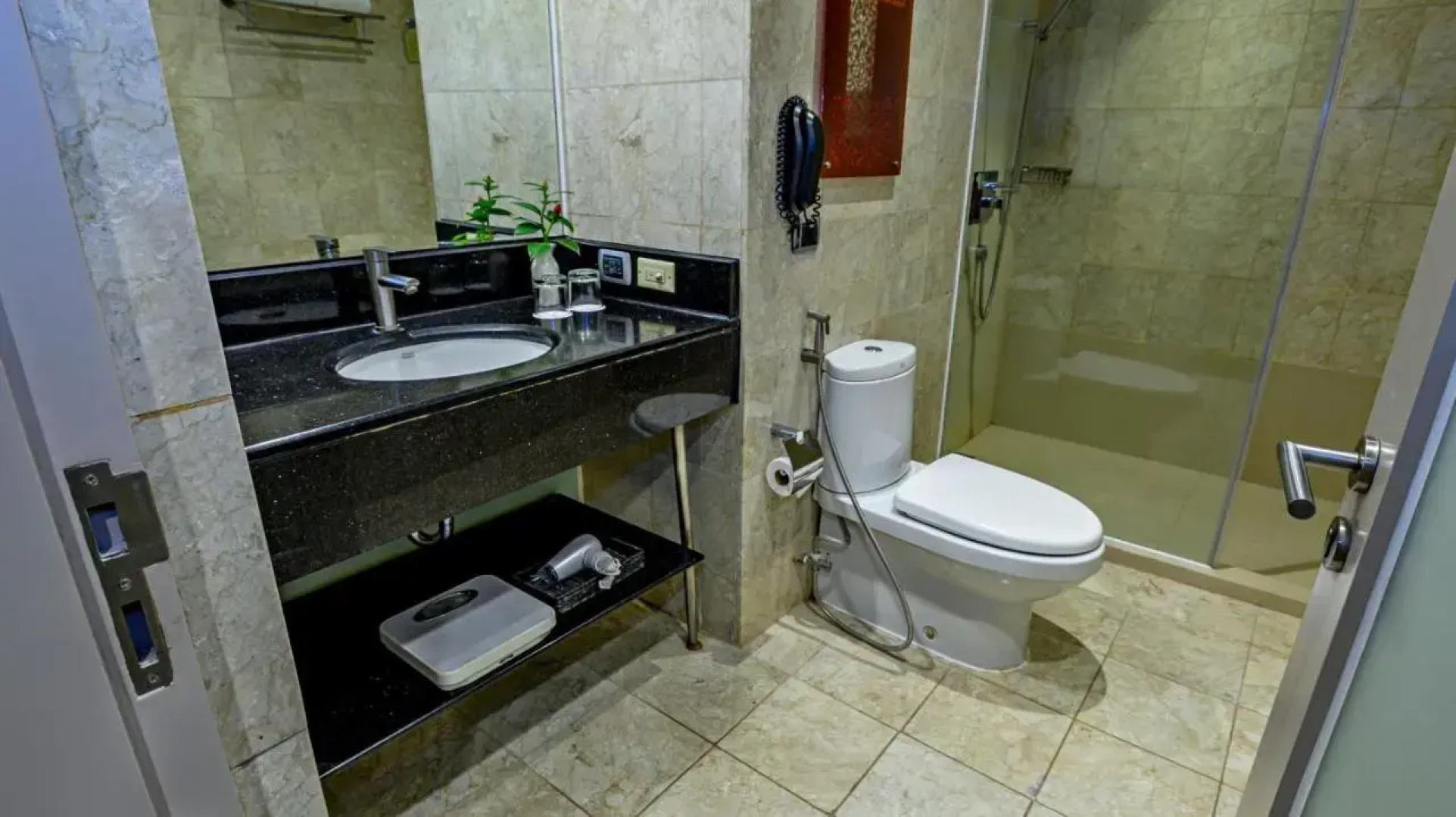 Business & Leisure Stay in Eastwood City