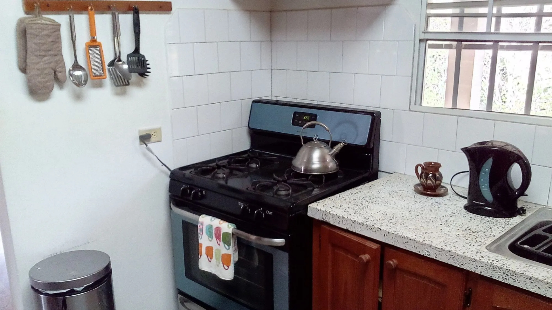 Len & Leona Holiday Hideout