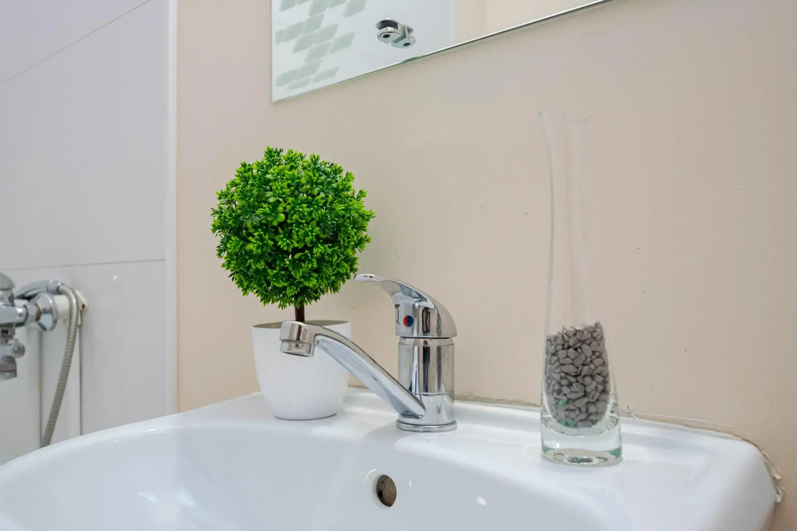 Cosmos (Космос) на улице Революции 52В