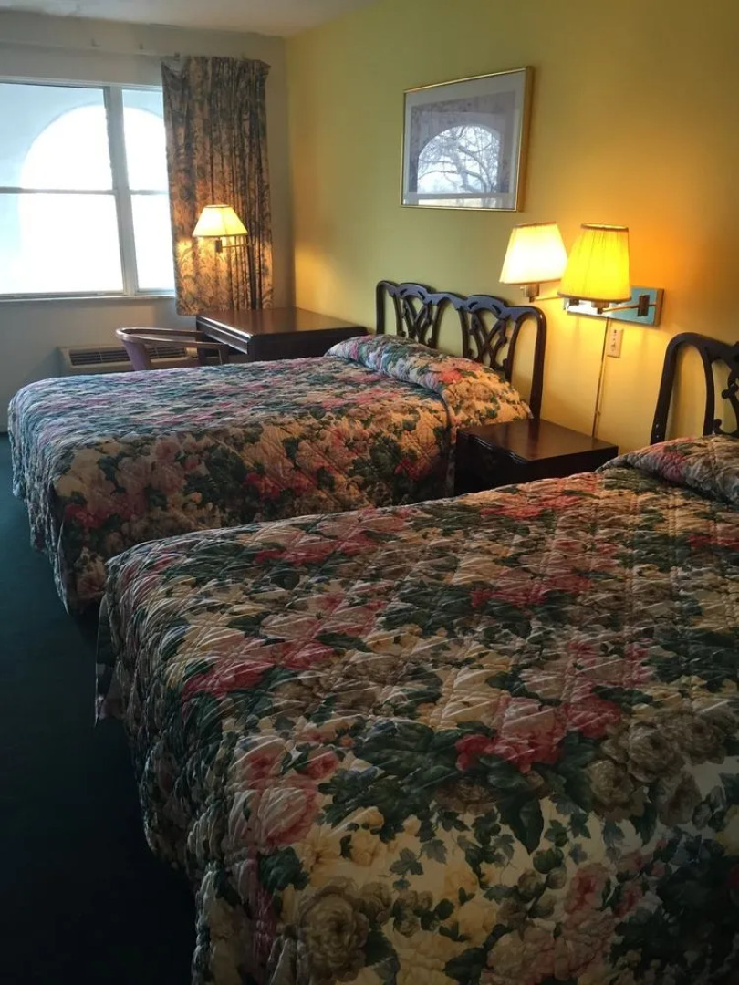 Red Carpet Inn Piqua