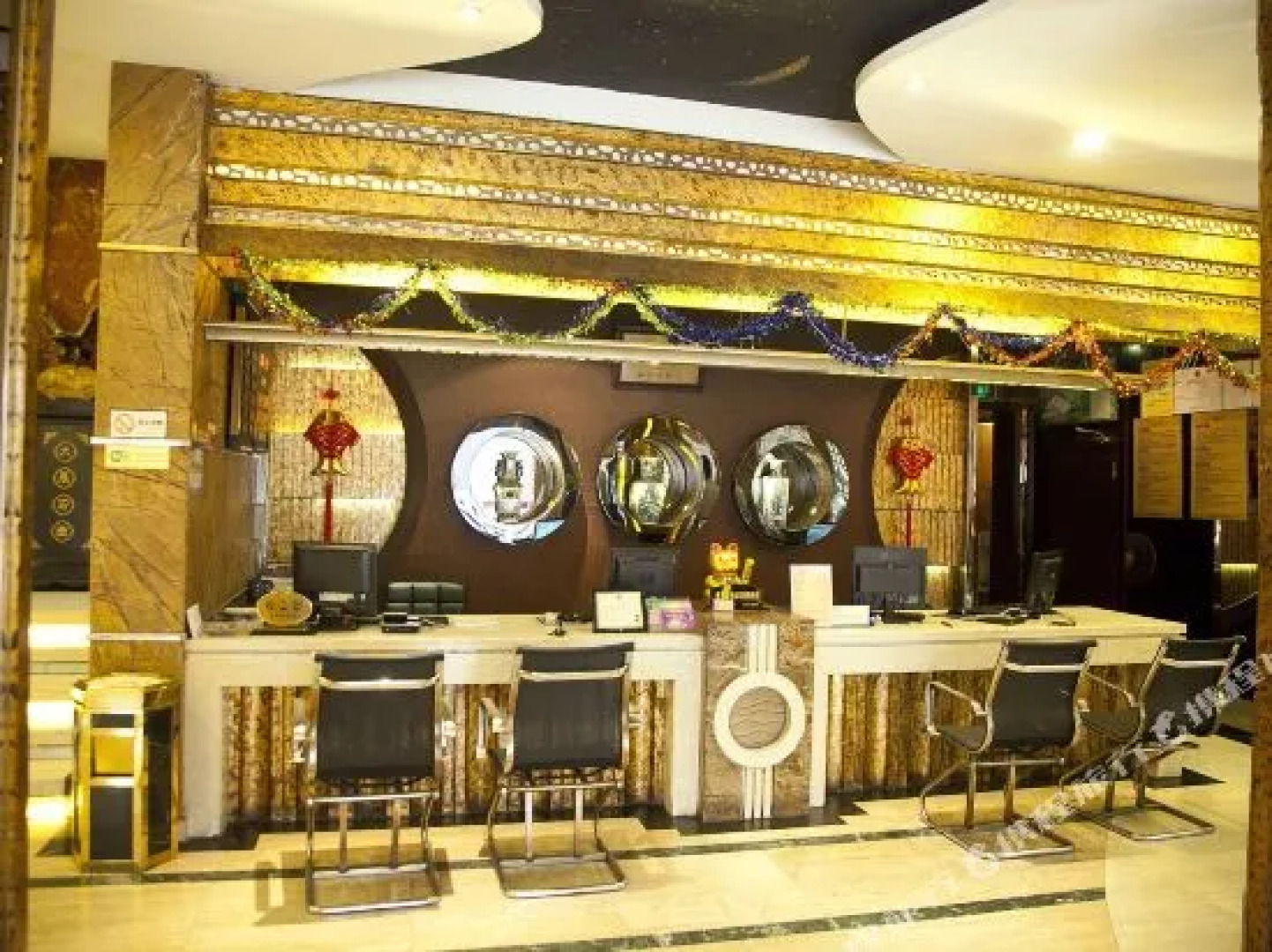 Huijin Business Hotel