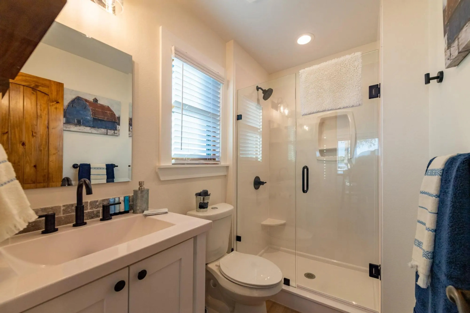 The Barn Swallow Cabin 15MIN to Magnolia & Baylor