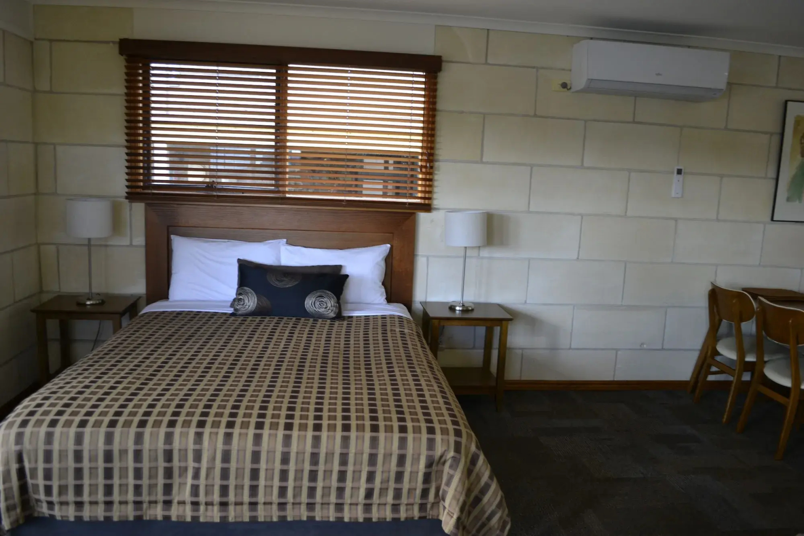Loch Ard Motor Inn