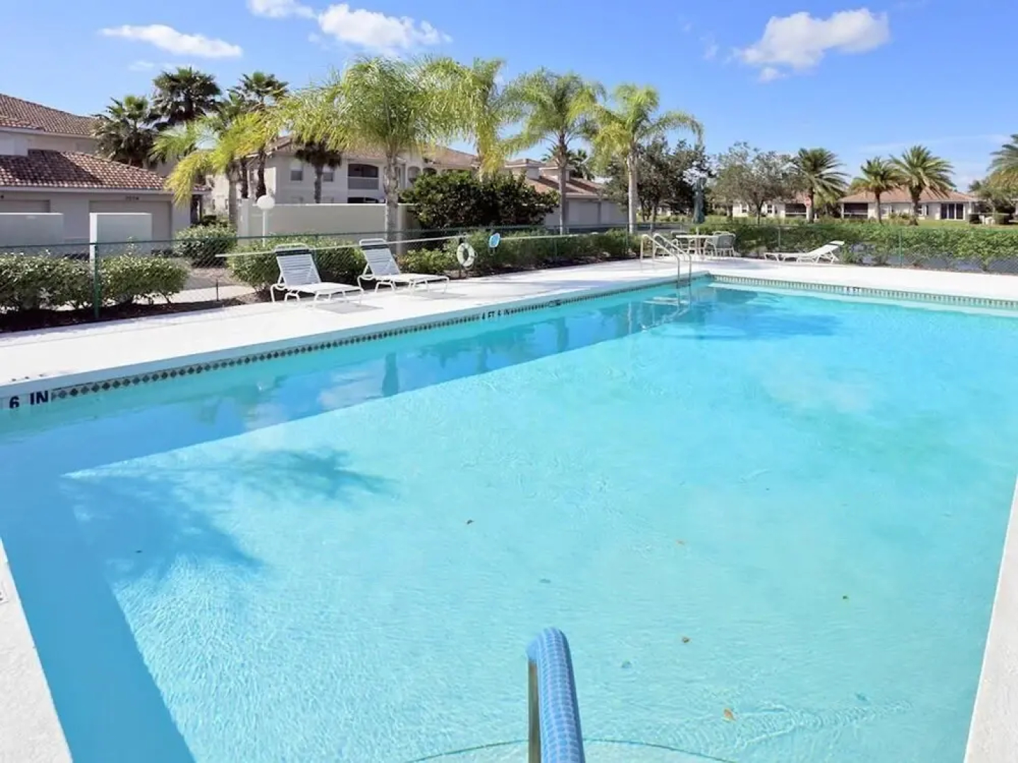L'Pavia - Two Bedroom Condo
