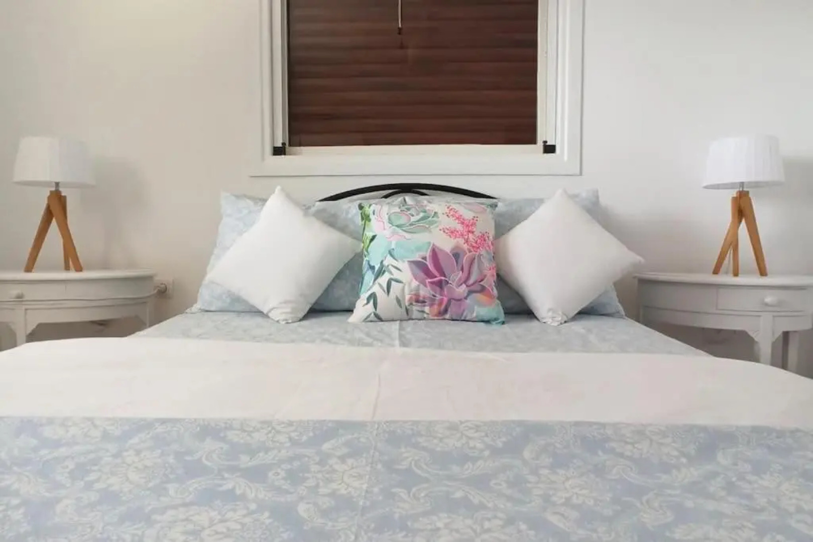 Seaview Mini Villa with Private Pool - 200 metres from the beach