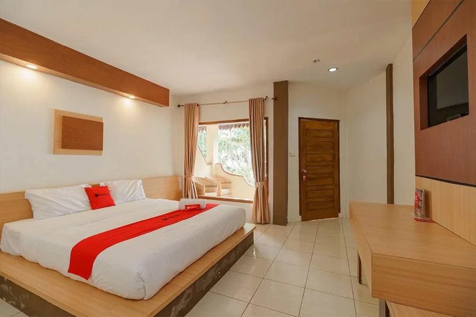 RedDoorz Premium near Anoi Itam Beach Sabang