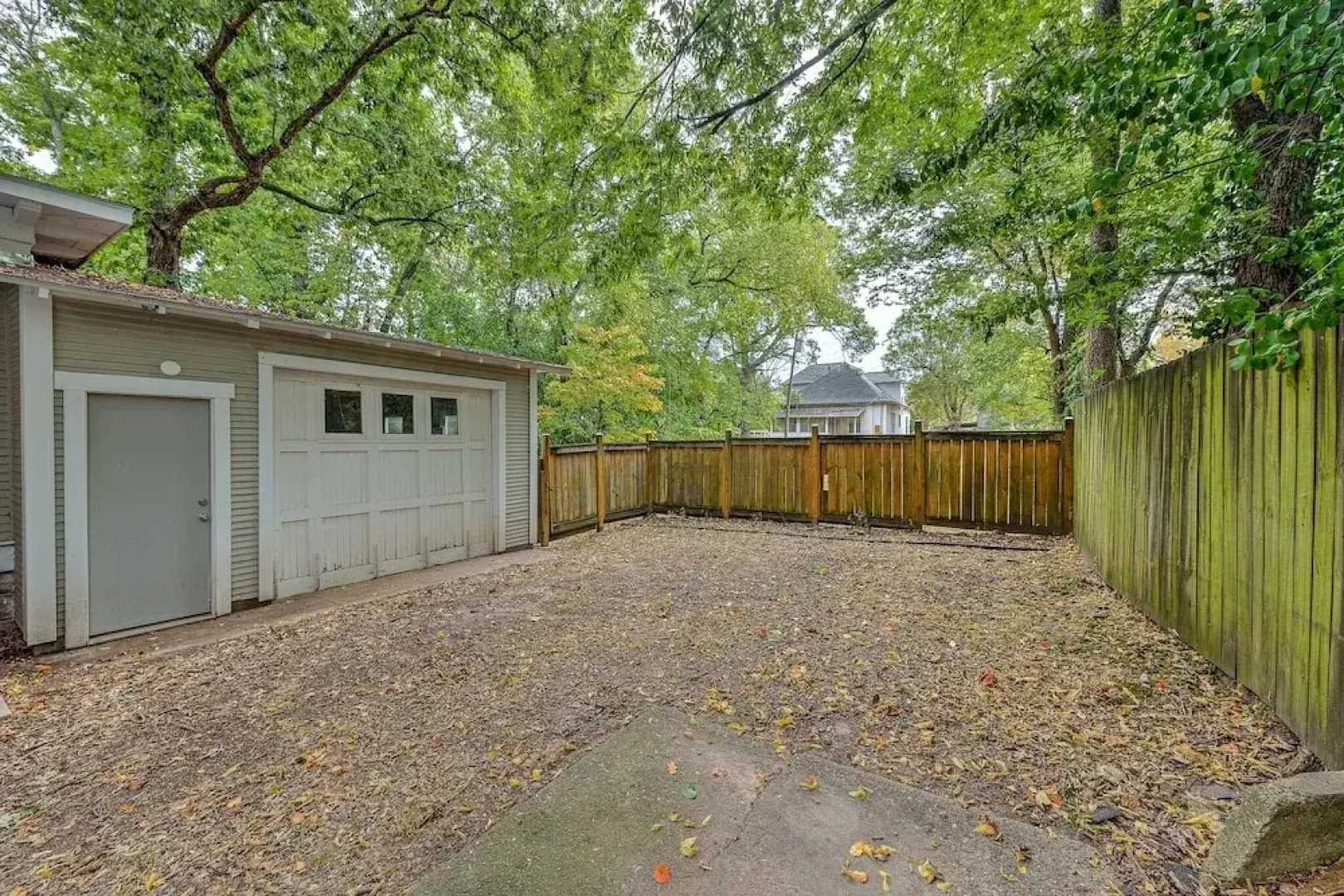 Madison Manor 4 Bedroom Bungalow by Redawning
