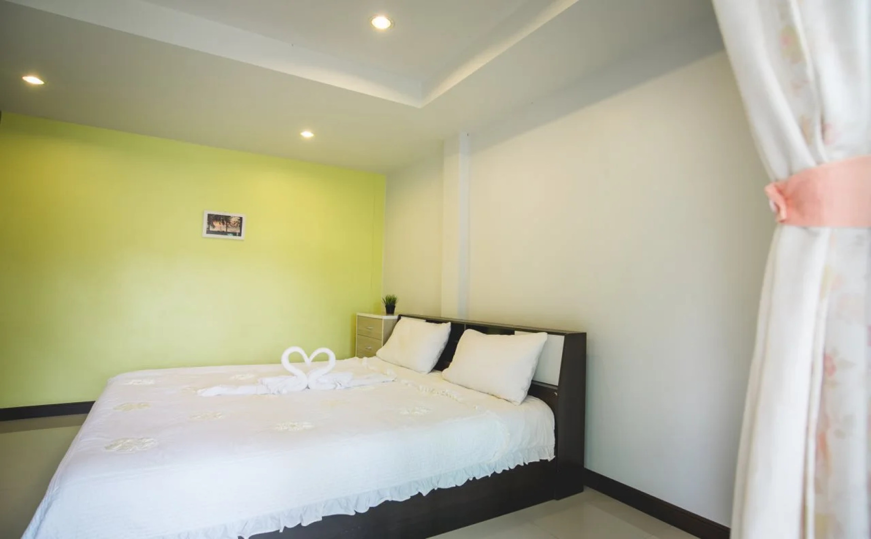 Tharadol Beach Resort