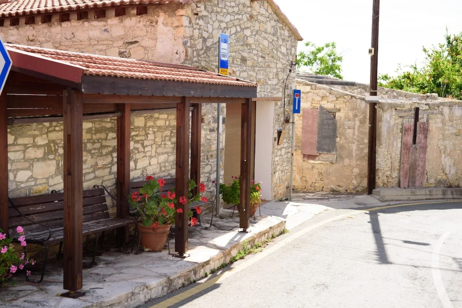 Thyone Uno Bal Cottage